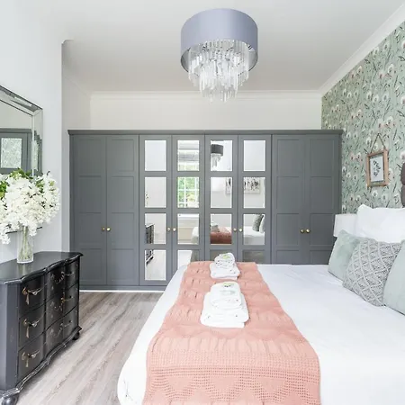 Spacious Apt In The Heart Of York I Pass The Keys Exterior photo