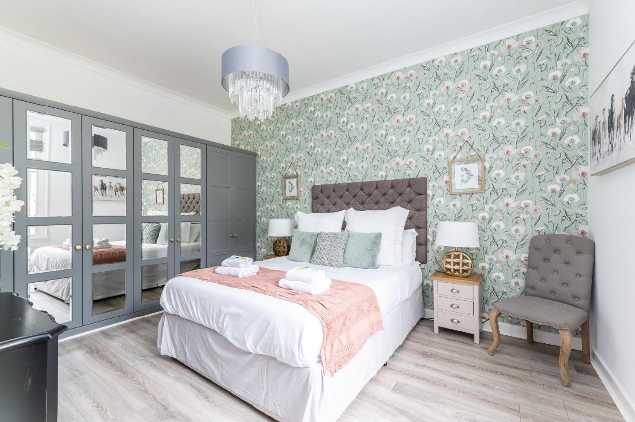 Spacious In The Heart Of I Pass The Keys * York