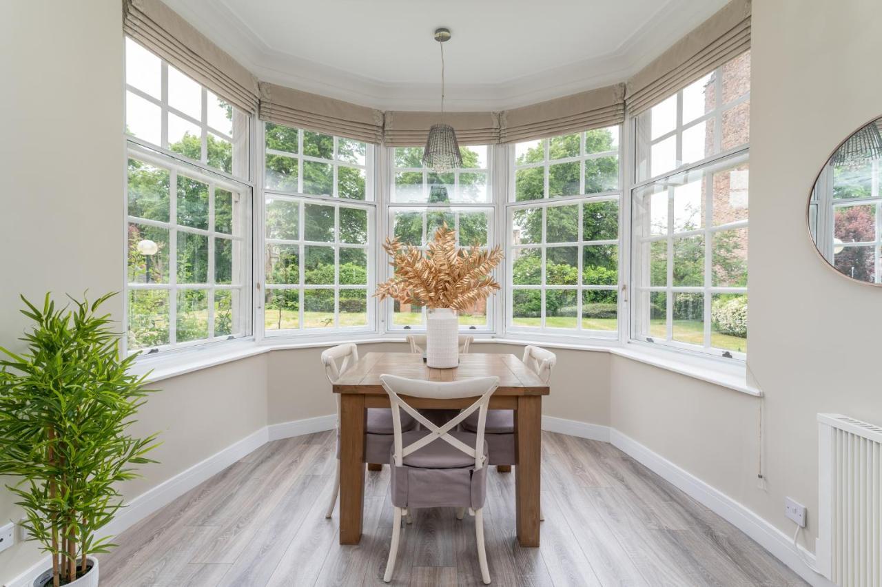 Spacious In The Heart Of I Pass The Keys * York
