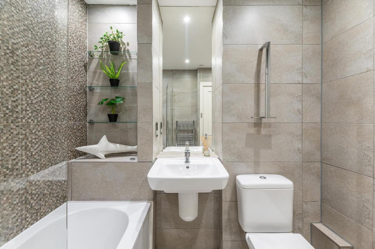 Spacious In The Heart Of I Pass The Keys Apartment *